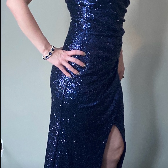Beautiful blue size 4-6 dress Worn once to an army ball. comfy and easy to walk - Picture 2 of 6